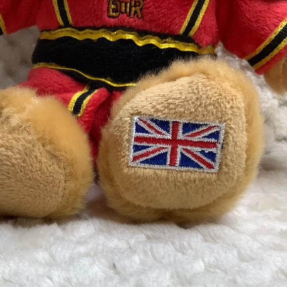 KEEL Toys Beefeater Plush Hug Me Bear Stuffed Animal Toy with Tags - Picture 7 of 16